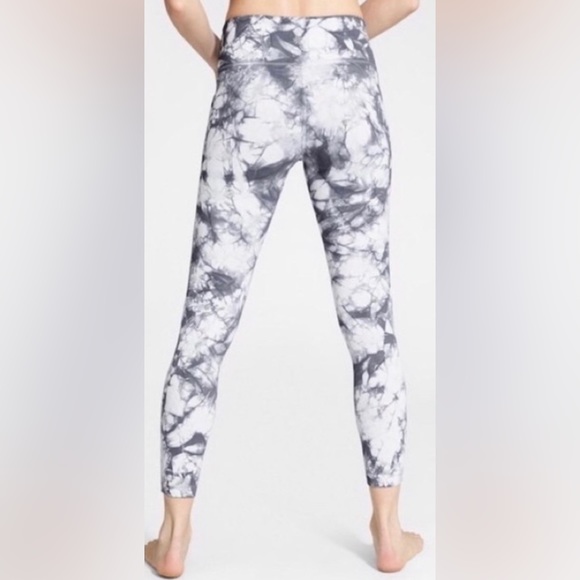 Athleta | Small gray and white tie dye salutation 7/8 ankle legging - Picture 3 of 8